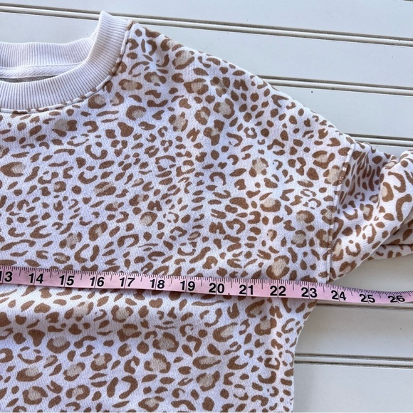 Animal print sweater Size Medium - Picture 10 of 10
